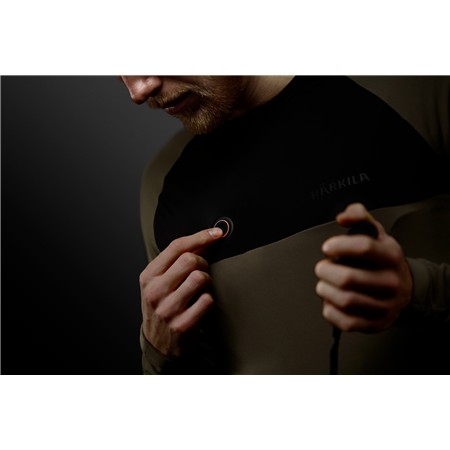 ΑΝΔΡΙΚΌ ΘΕΡΜΑΙΝΌΜΕΝΟ ΜΑΚΡΥΜΆΝΙΚΟ T-SHIRT HARKILA HEAT USB-C - WILLOW GREEN/ΜΑΎΡΟ