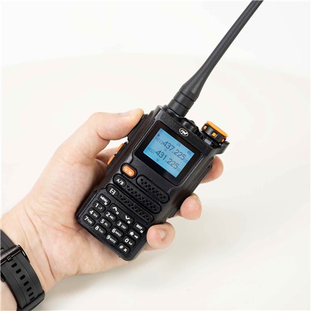 ΦΟΡΗΤΌΣ ΡΑΔΙΟΠΟΜΠΟΔΈΚΤΗΣ VHF/UHF PNI P16UV