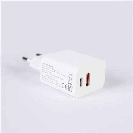 LAMPE TORCHE PNI ADVENTURE F550 CRYSTAL CHARGEUR EXTERNE