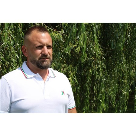 MEN'S SHORT-SLEEVE POLO LE PAIRON BÉCASSIER GREEN/RED LOGO - WHITE