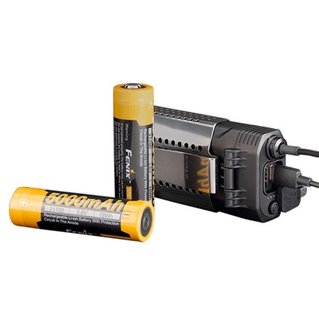 PANDELAMPE FENIX TIL EFTERSØGNING OG REDNING HP30R V2.0 3000 LUMENS