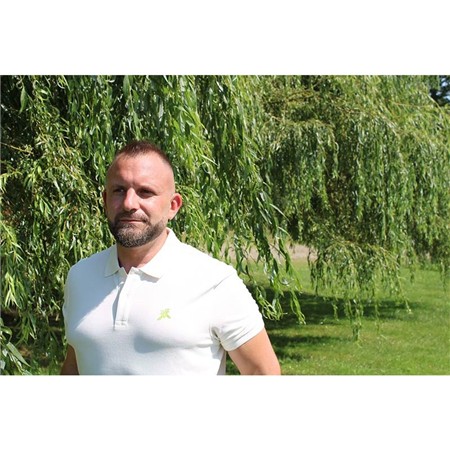 POLO MANCHES COURTES HOMME LE PAIRON BÉCASSIER LOGO POMME - BLANC