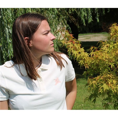 POLO MANGAS CORTAS MUJER LE PAIRON BÉCASSIER LOGO SALMÓN - BEIGE